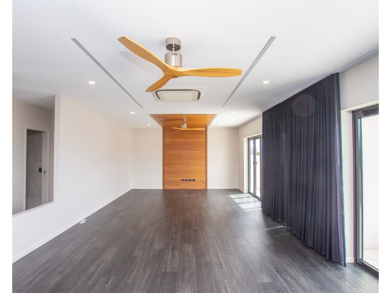 17/289-291 Lake Street, Cairns North QLD 4870