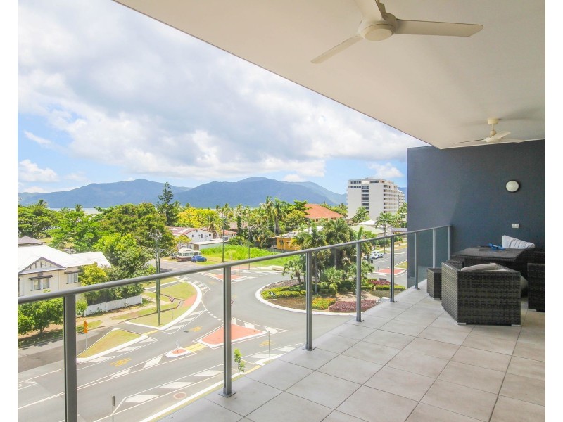 17/289-291 Lake Street, Cairns North QLD 4870