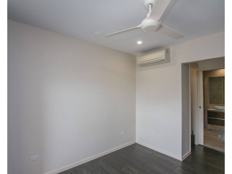 17/289-291 Lake Street, Cairns North QLD 4870