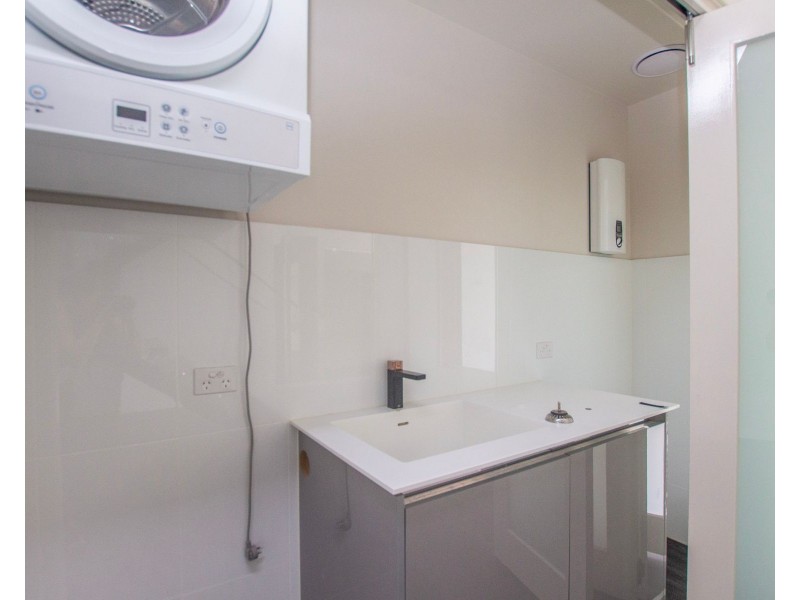 17/289-291 Lake Street, Cairns North QLD 4870