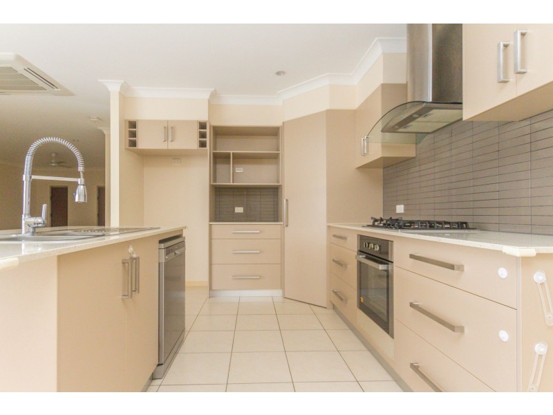 25 Fossilbrook Bend, Trinity Park QLD 4879