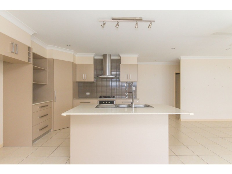 25 Fossilbrook Bend, Trinity Park QLD 4879