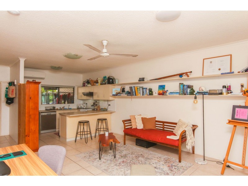 1/23 Hibiscus Lane, Holloways Beach QLD 4878