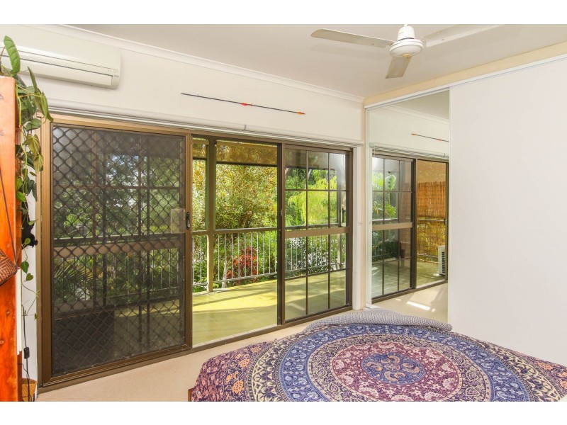 1/23 Hibiscus Lane, Holloways Beach QLD 4878