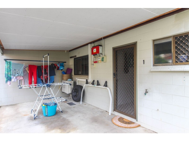 1/23 Hibiscus Lane, Holloways Beach QLD 4878