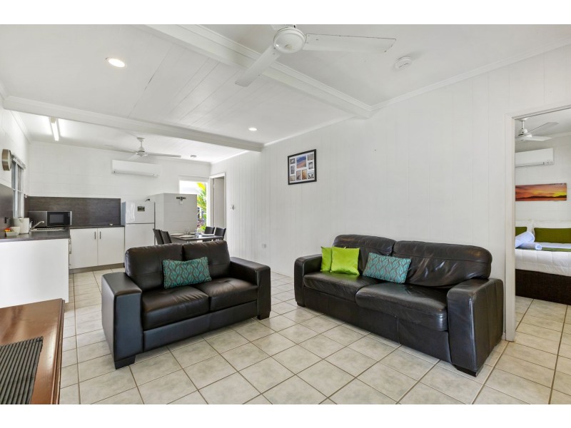 37 Rebecca Jane Parade, Kurrimine Beach QLD 4871