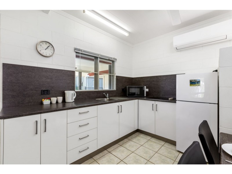 37 Rebecca Jane Parade, Kurrimine Beach QLD 4871