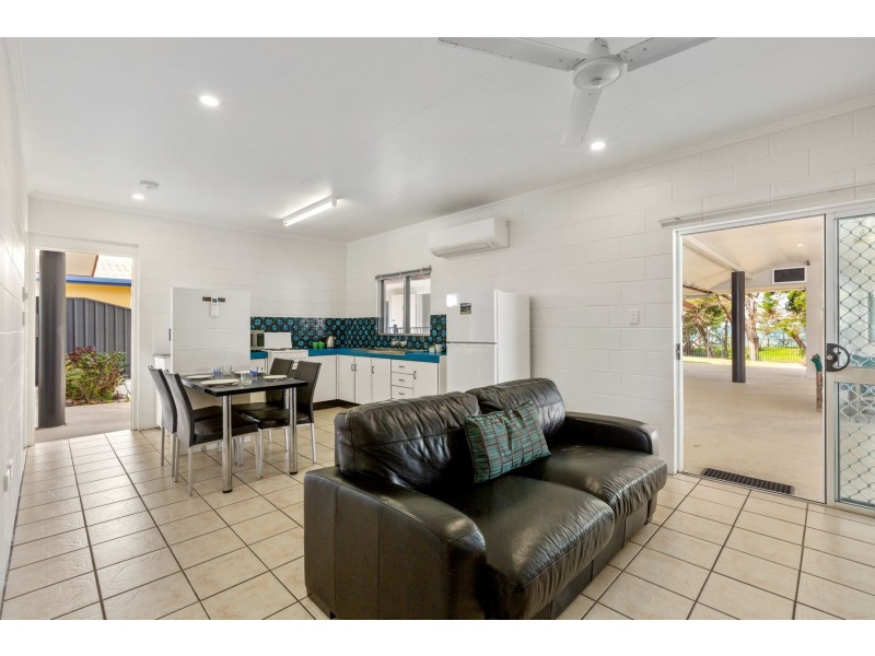 37 Rebecca Jane Parade, Kurrimine Beach QLD 4871