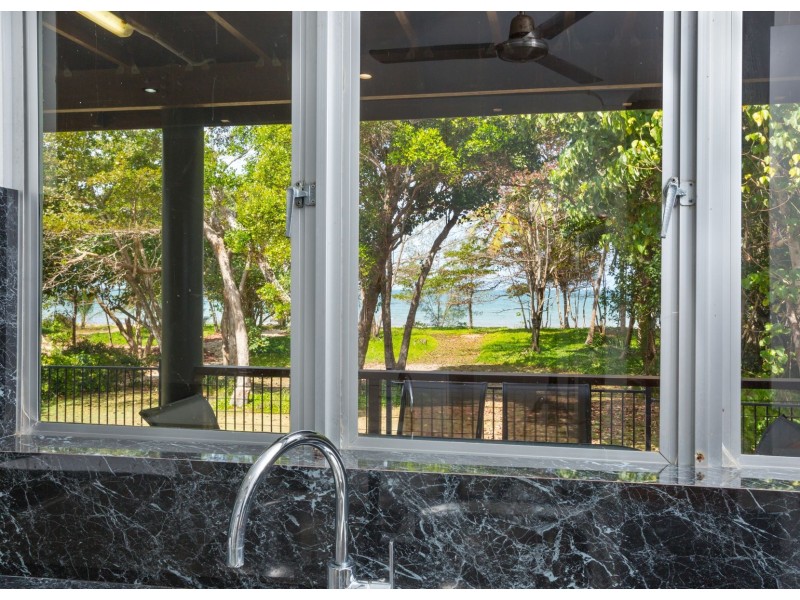 37 Rebecca Jane Parade, Kurrimine Beach QLD 4871