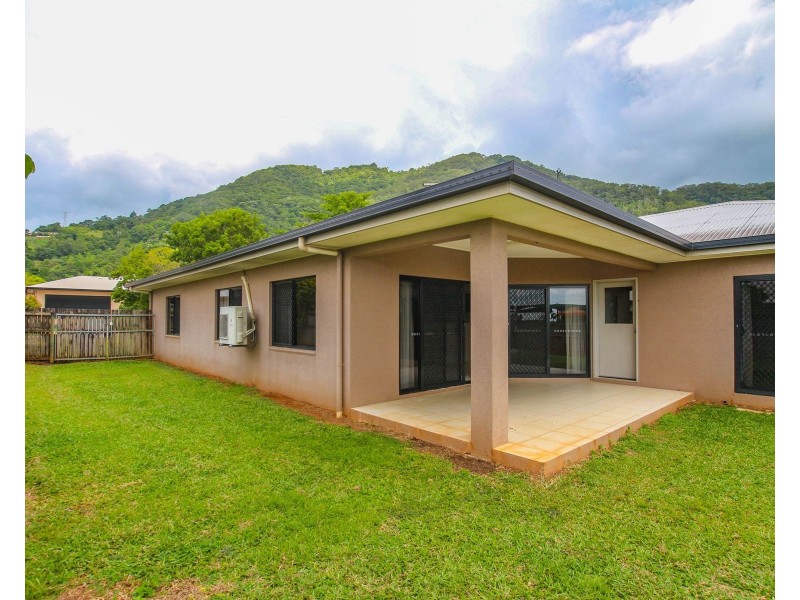10 Pelling Close, Kanimbla QLD 4870