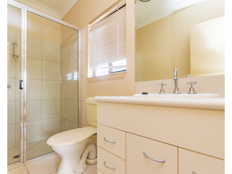 10 Pelling Close, Kanimbla QLD 4870