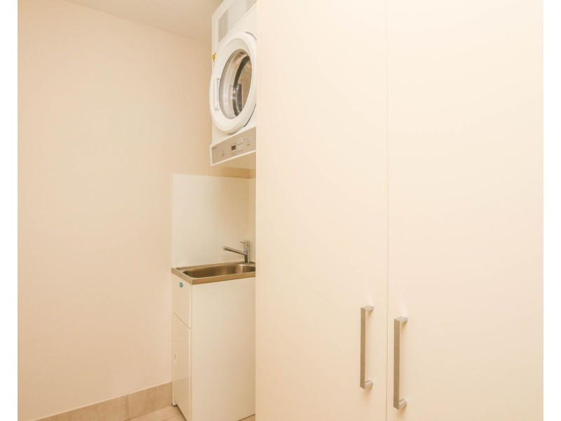 9/289-291 Lake Street, Cairns North QLD 4870