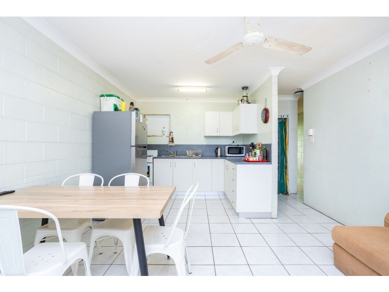2/260 Grafton Street, Cairns North QLD 4870