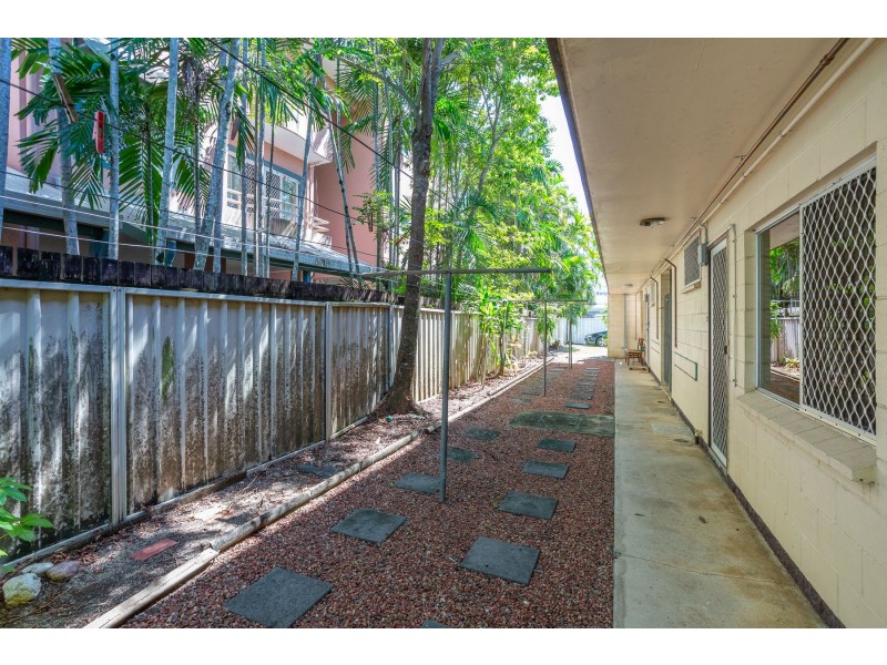 2/260 Grafton Street, Cairns North QLD 4870