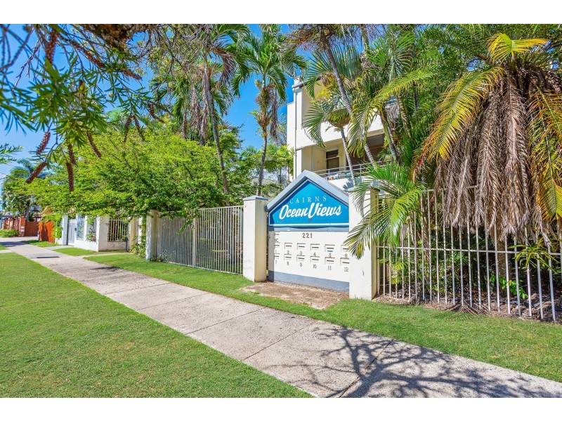 9/221 Lake Street, Cairns City QLD 4870