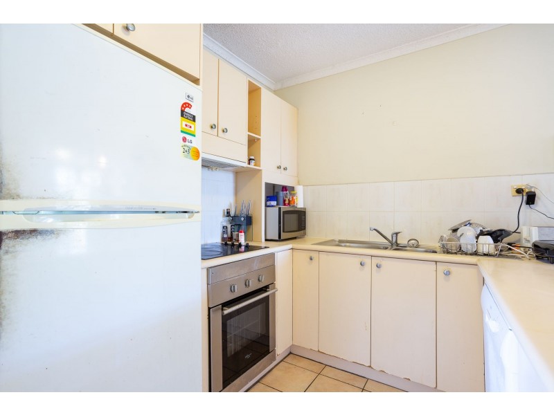 9/221 Lake Street, Cairns City QLD 4870