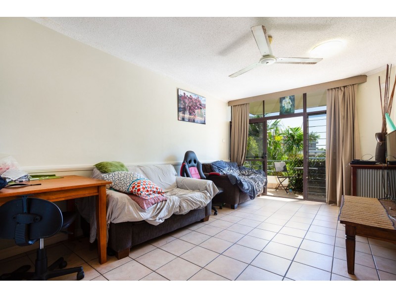 9/221 Lake Street, Cairns City QLD 4870