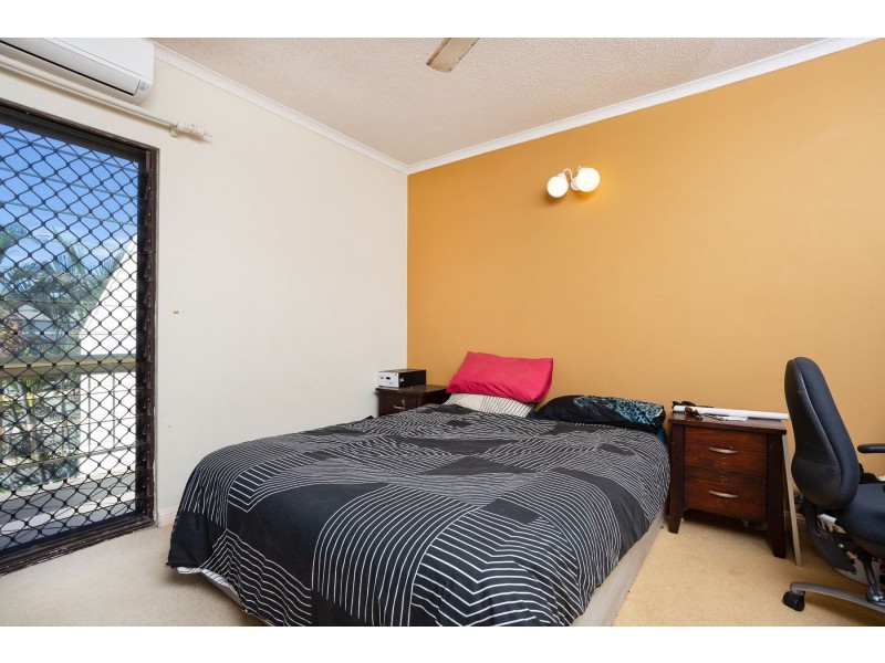 9/221 Lake Street, Cairns City QLD 4870