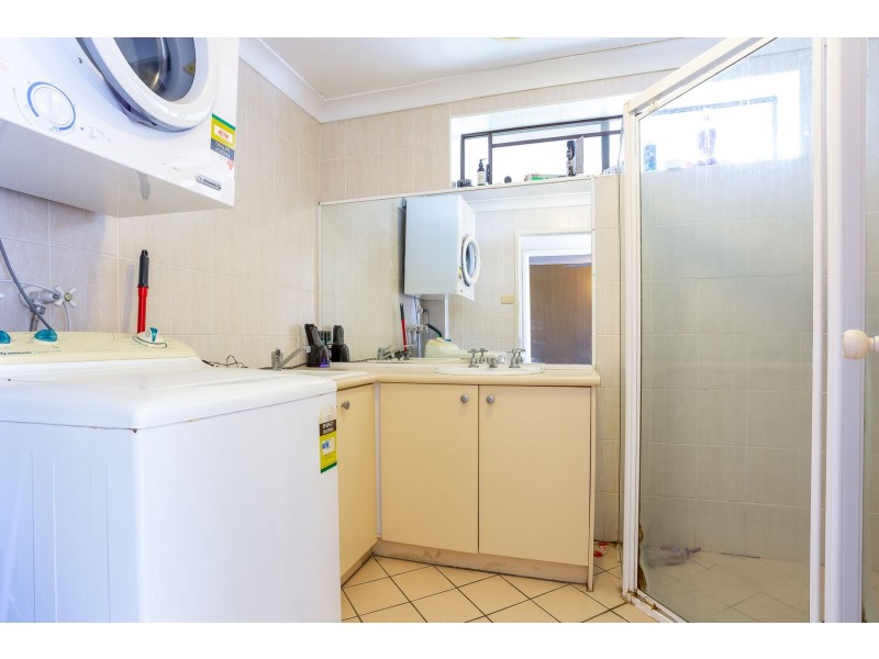 9/221 Lake Street, Cairns City QLD 4870