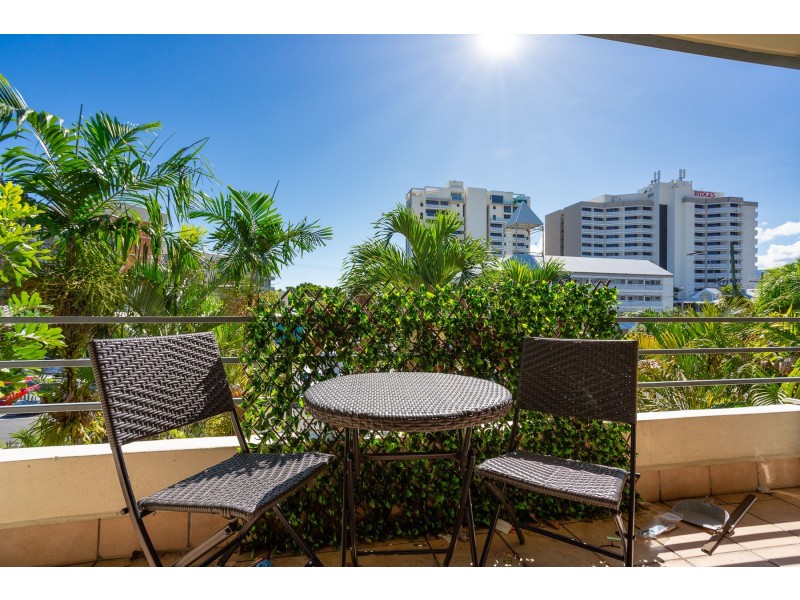 9/221 Lake Street, Cairns City QLD 4870