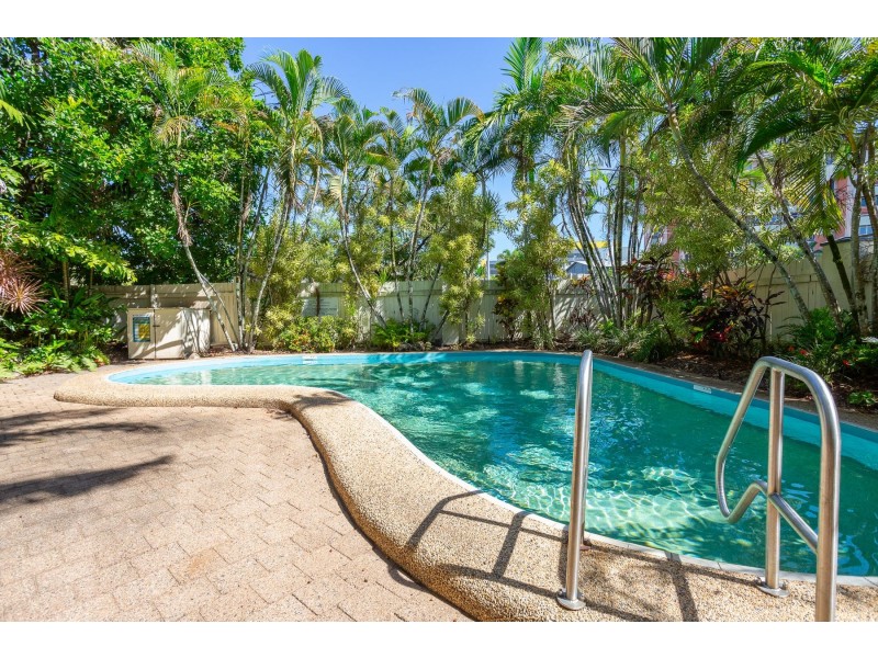 9/221 Lake Street, Cairns City QLD 4870