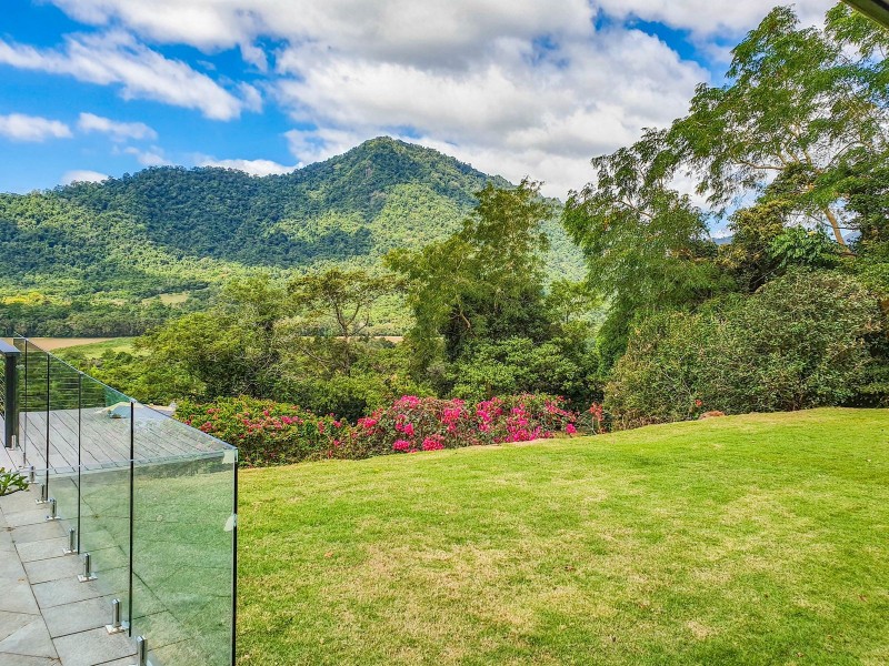 14-16 Lichen Close, Redlynch QLD 4870