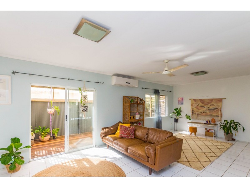 9 Rainy Mountain Place, Smithfield QLD 4878