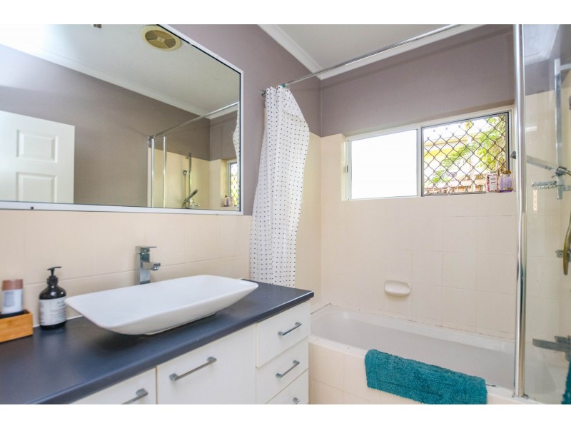 9 Rainy Mountain Place, Smithfield QLD 4878