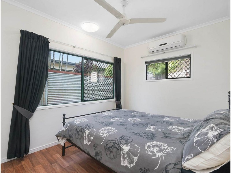 78 Silky Oak Court, Mooroobool QLD 4870