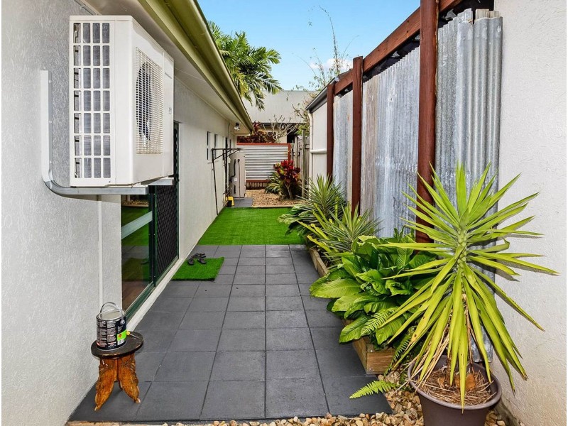 78 Silky Oak Court, Mooroobool QLD 4870