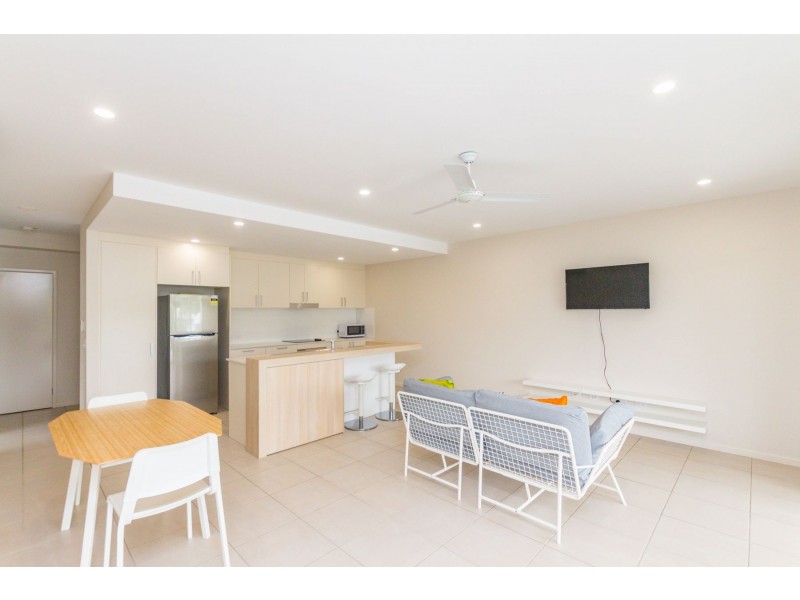 13/289-291 Lake Street, Cairns North QLD 4870