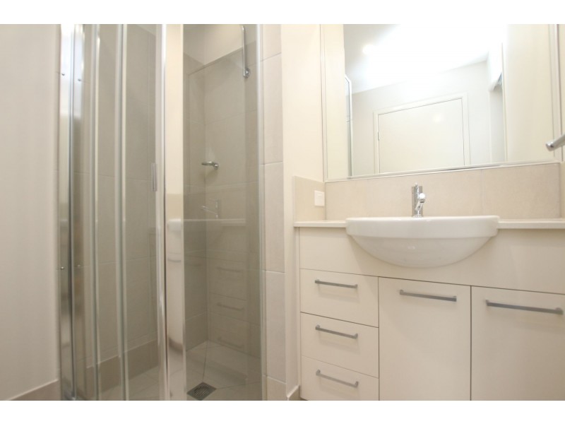 13/289-291 Lake Street, Cairns North QLD 4870