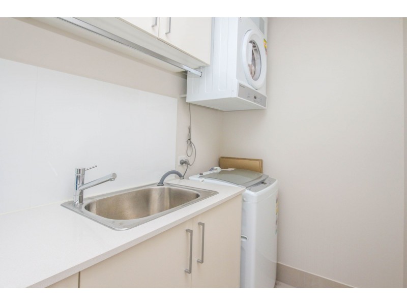 13/289-291 Lake Street, Cairns North QLD 4870