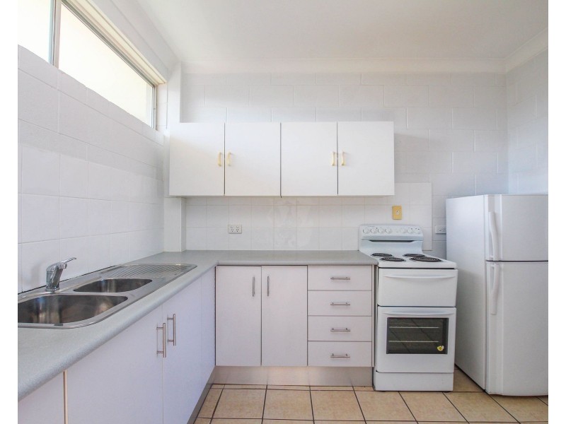 29/186 Lake Street, Cairns North QLD 4870