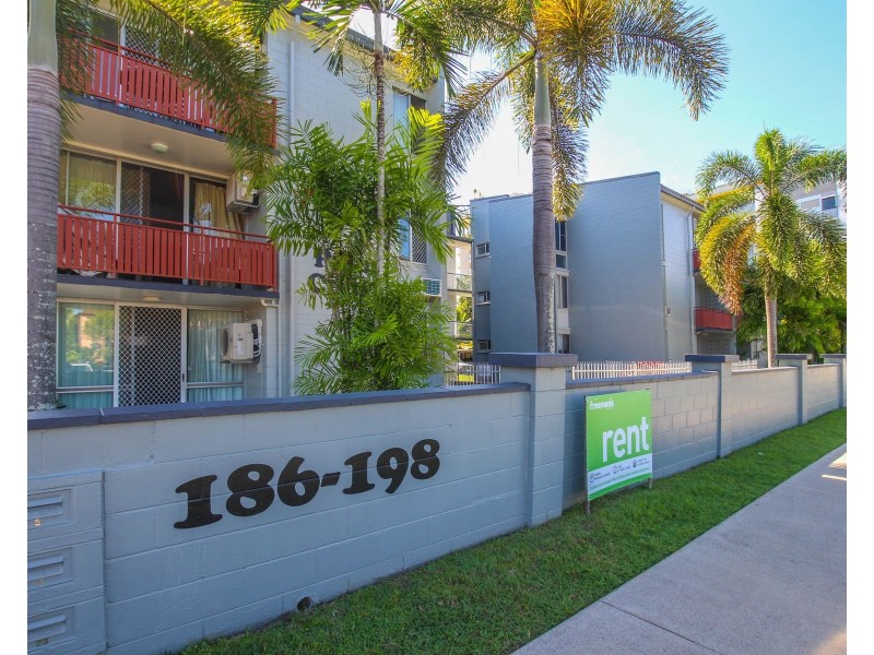 29/186 Lake Street, Cairns North QLD 4870