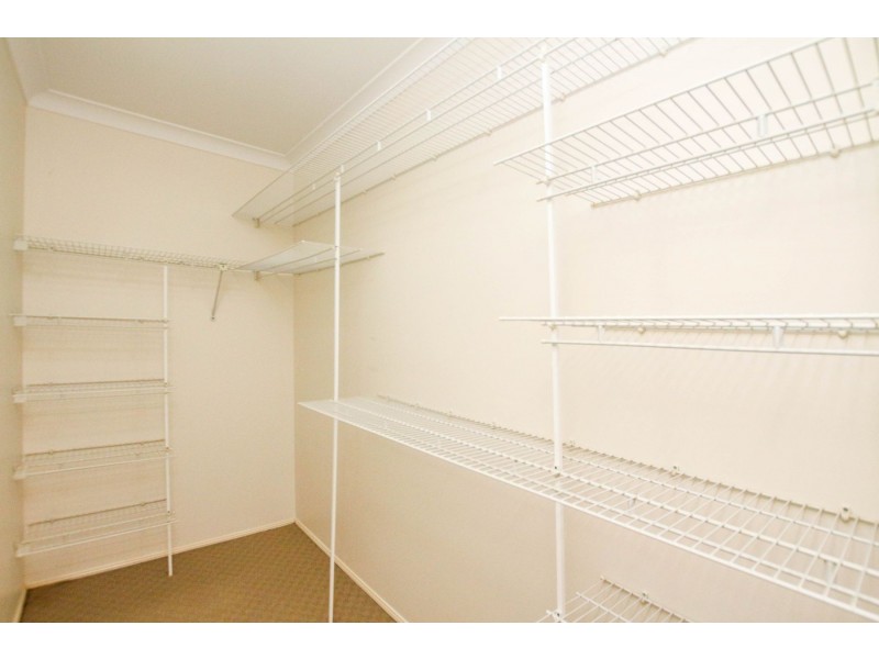 3 Bassett Street, Kanimbla QLD 4870