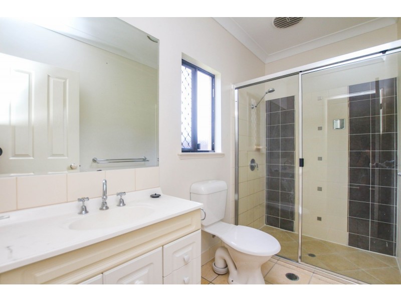 3 Bassett Street, Kanimbla QLD 4870