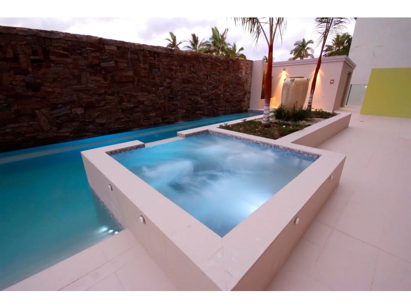 201/174 Grafton Street, Cairns City QLD 4870