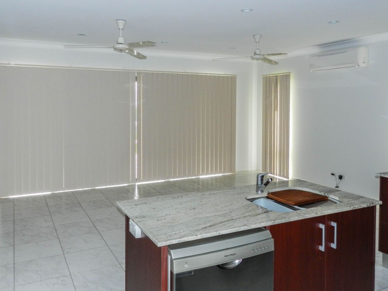 6 Cheyne Close, Bentley Park QLD 4869