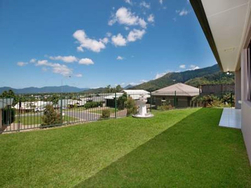 6 Cheyne Close, Bentley Park QLD 4869