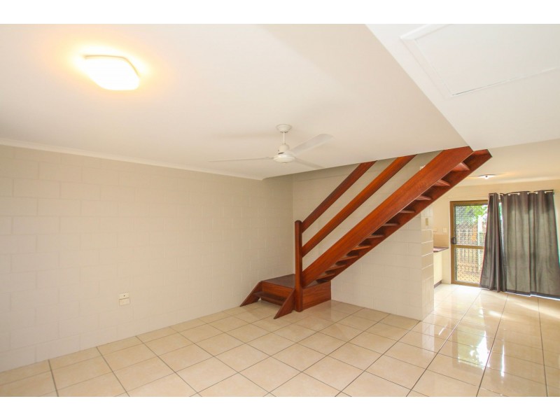 6/17 Sandown Close, Woree QLD 4868