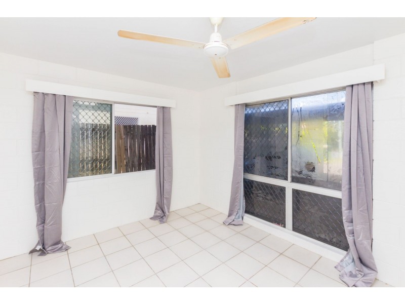 2/35 Sondrio Street, Woree QLD 4868