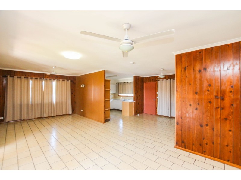 18 Jackson Close, Westcourt QLD 4870