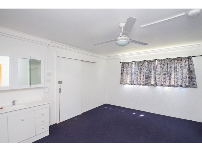 18 Jackson Close, Westcourt QLD 4870