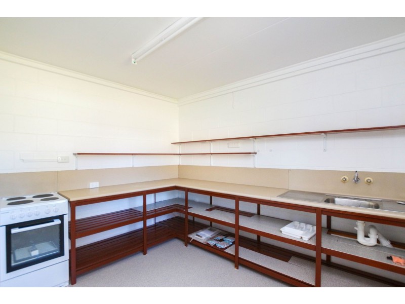18 Jackson Close, Westcourt QLD 4870