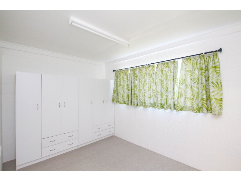 18 Jackson Close, Westcourt QLD 4870