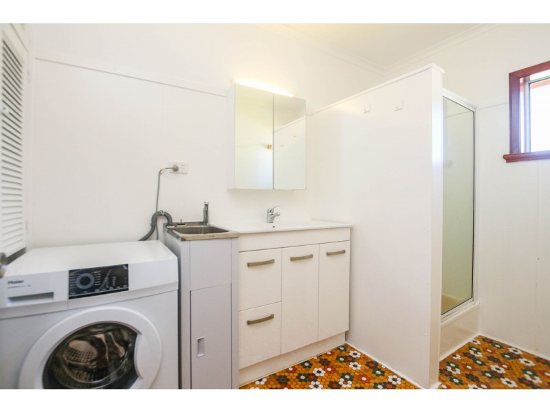 18 Jackson Close, Westcourt QLD 4870