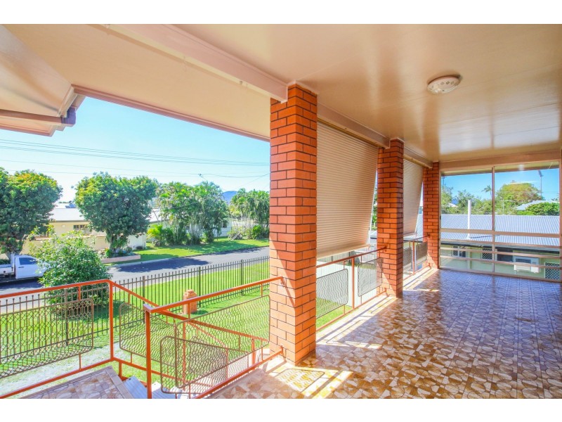 18 Jackson Close, Westcourt QLD 4870