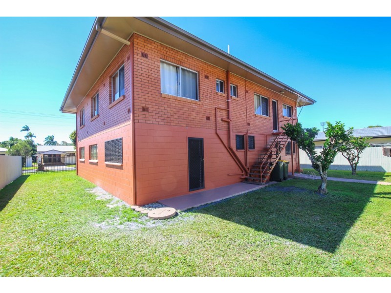 18 Jackson Close, Westcourt QLD 4870