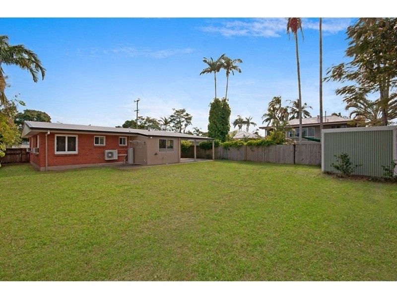 65 Mann Street, Westcourt QLD 4870